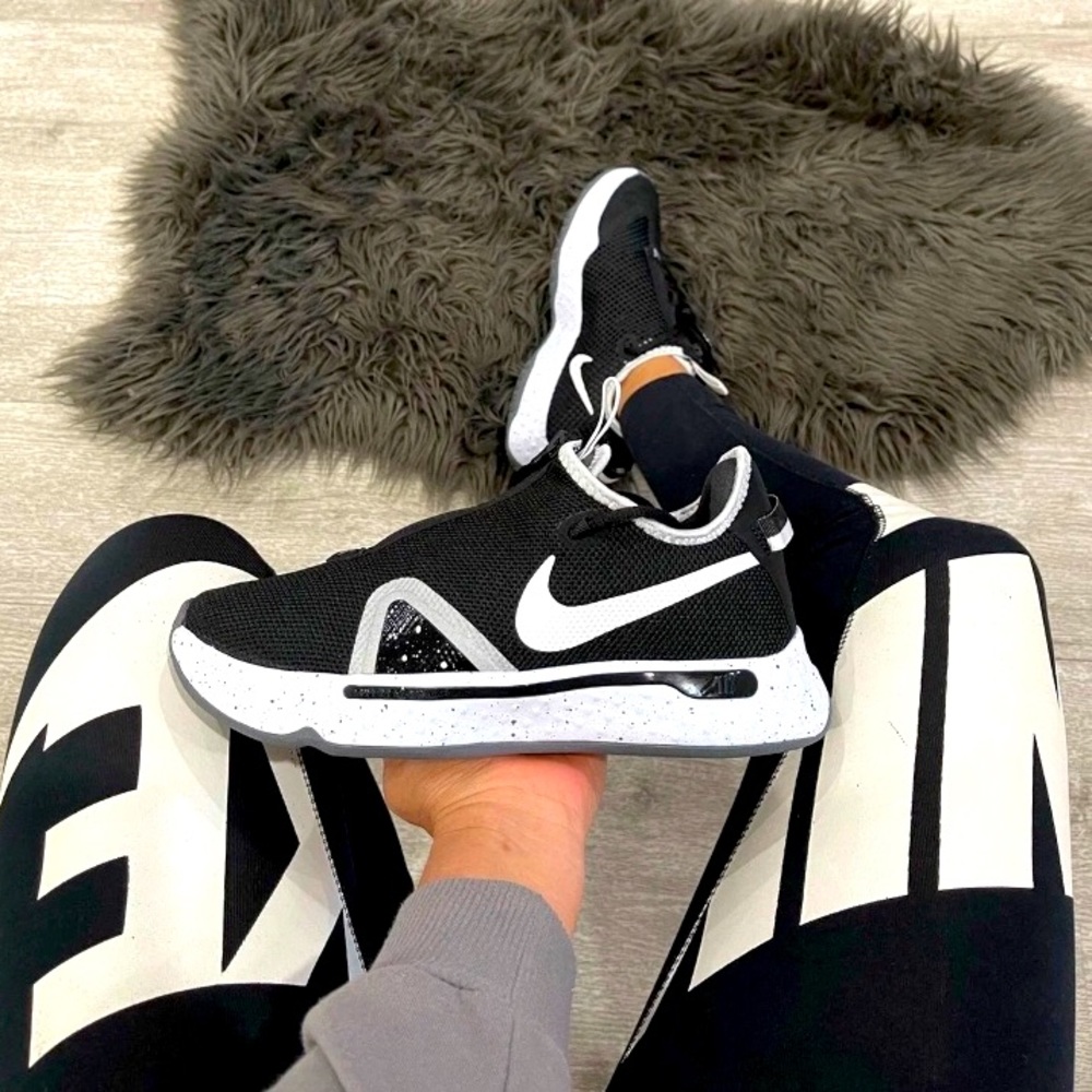 NIKE PG 4 Basketball Shoes Black Platinum Women’s 8.5 - Men’s 7 Paul George